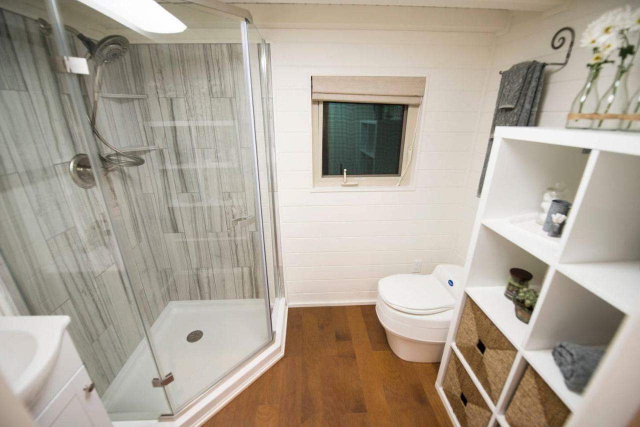 Montana Escape Elegant Tiny House In Waco Near Magnolia Villa Екстериор снимка