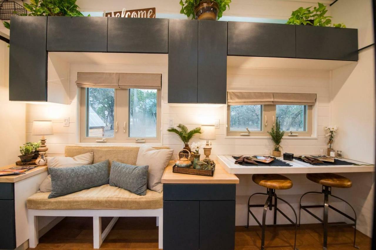 Montana Escape Elegant Tiny House In Waco Near Magnolia Villa Екстериор снимка