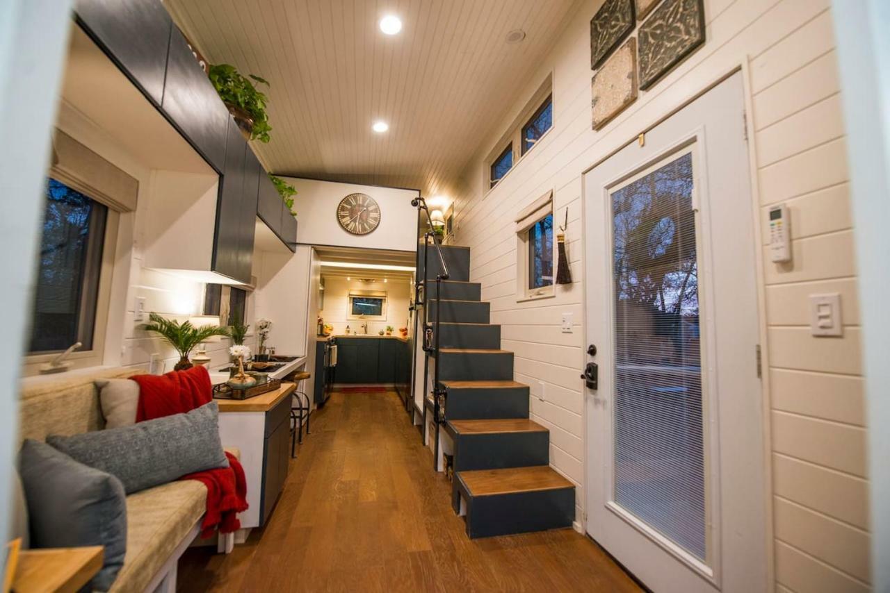 Montana Escape Elegant Tiny House In Waco Near Magnolia Villa Екстериор снимка